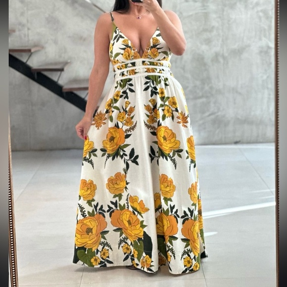 FARM Rio Dresses & Skirts - FARM Rio Garden Floral Maxi Dress in Yellow and White Size S